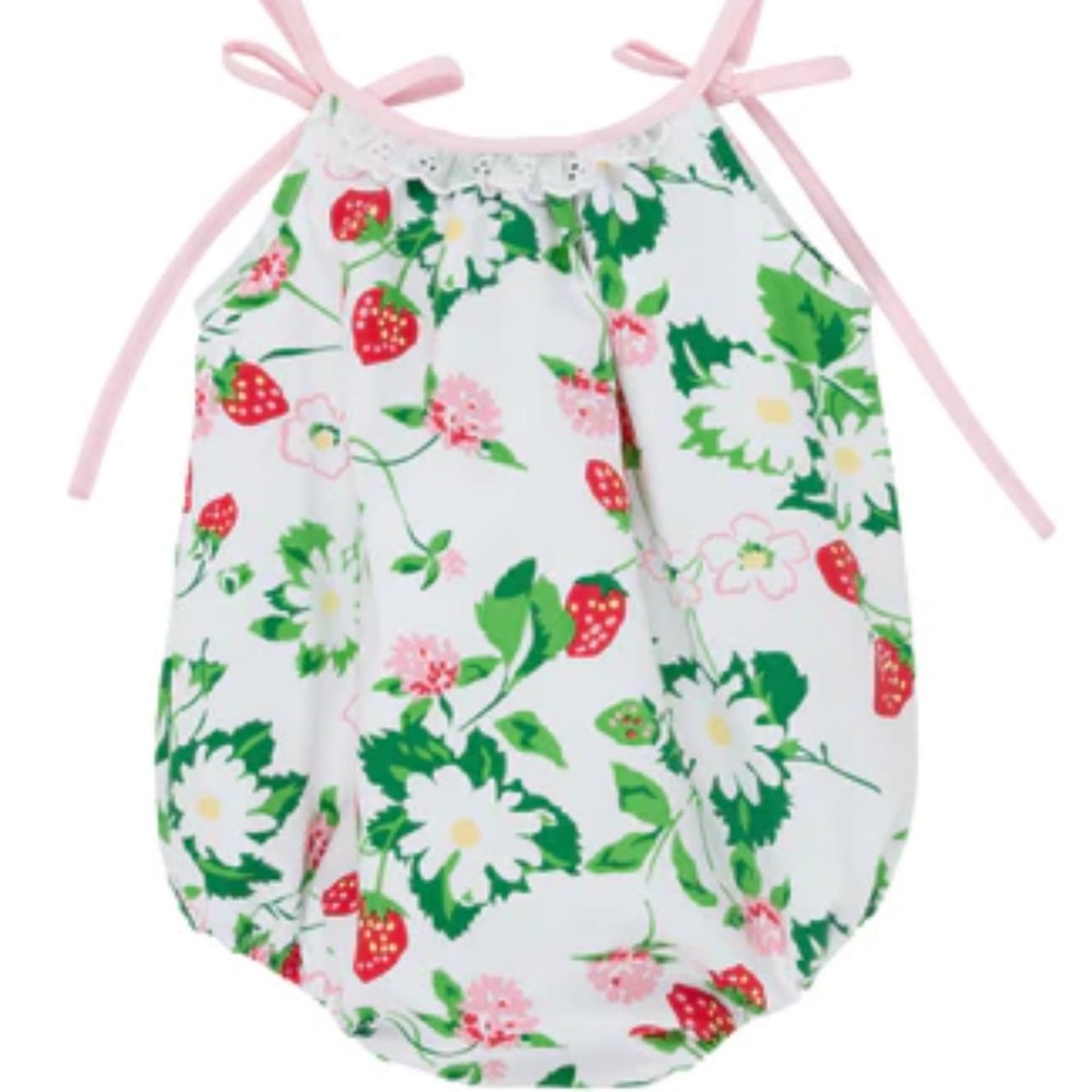 Beaufort Bonnet bubble strawberry print